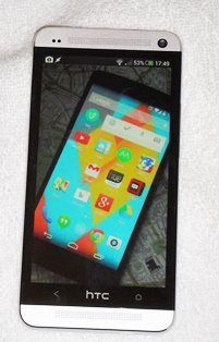 Nexus 5 or HTC One